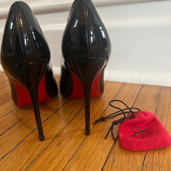 Red bottom heels - Picture 2 of 8